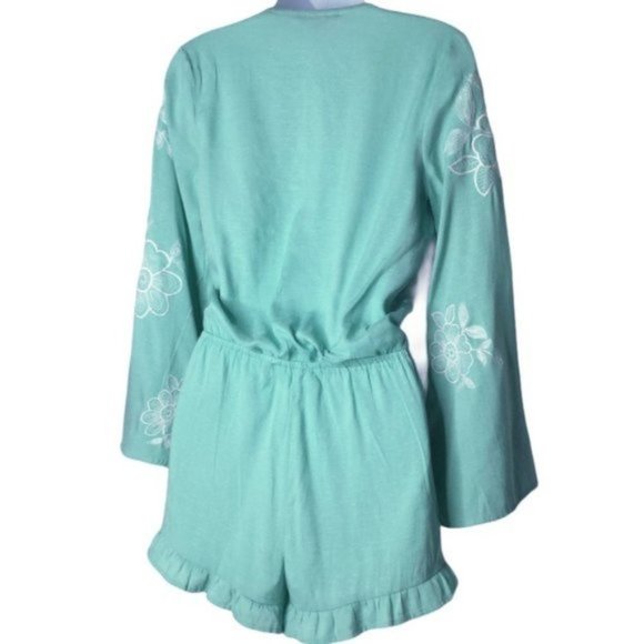 Chelsea & Violet Long Sleeve Embroidered Romper Sz XS - Picture 9 of 14